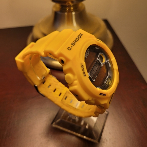 New Mustard Yellow Digital C shook Fashion watch - Picture 6 of 10